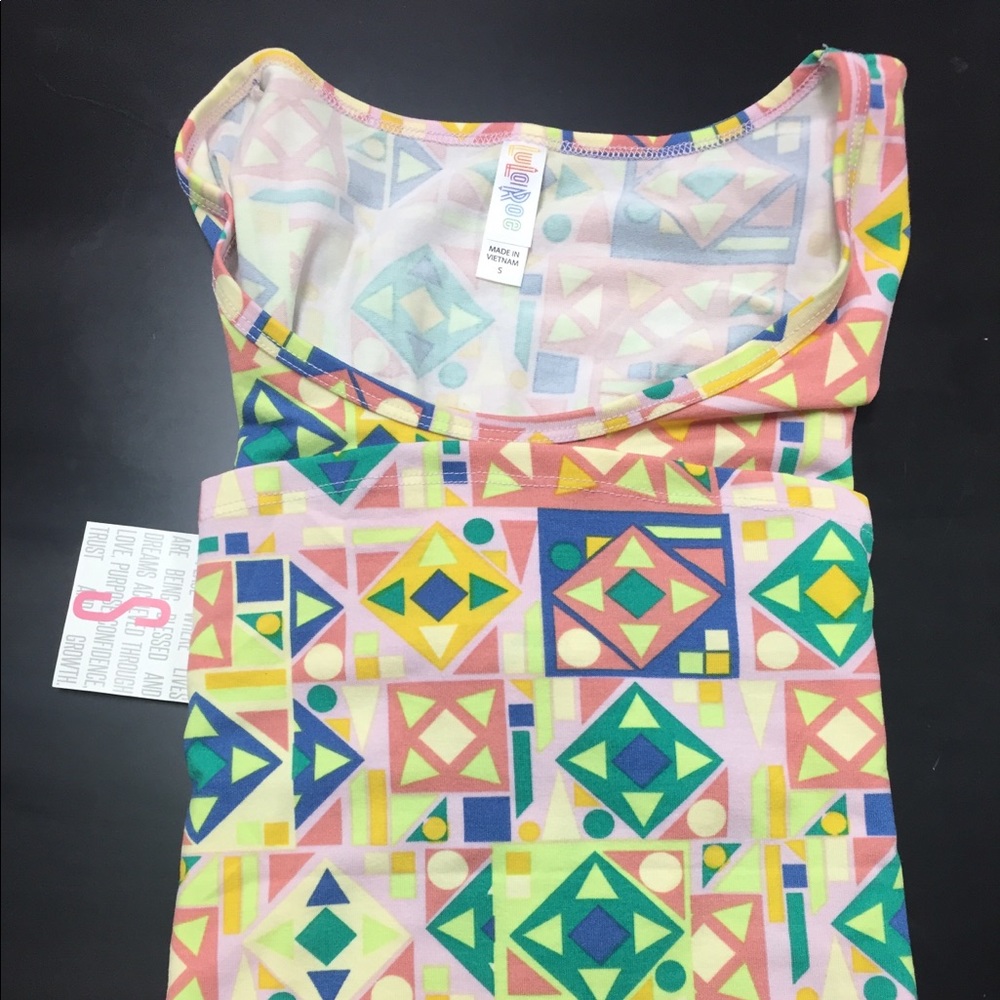 Small lularoe classic t